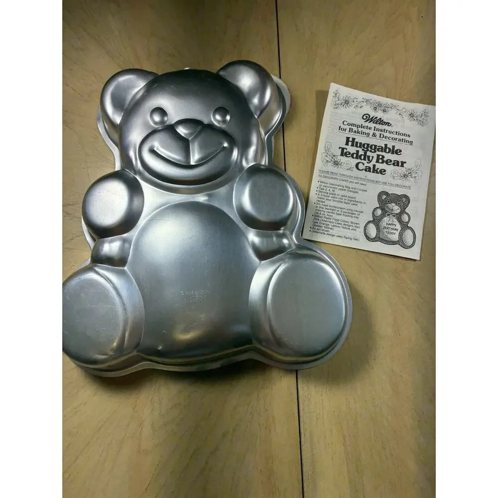 NEW 80s Aluminum Teddy Bear Cake Pan Bear Shaped Baking Molds & Booklet 1982 Vtg